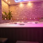 Apartment Avec Jacuzzi Privatif-golden Jacuzzi Leguevin
