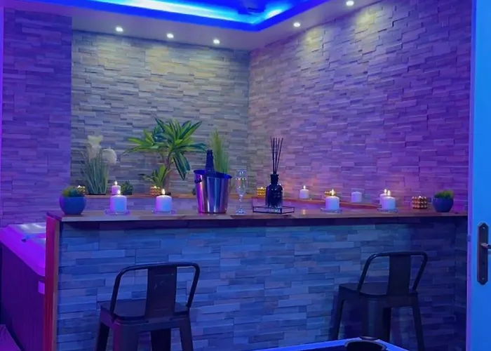 Apartamento Avec Jacuzzi Privatif-golden Jacuzzi Leguevin